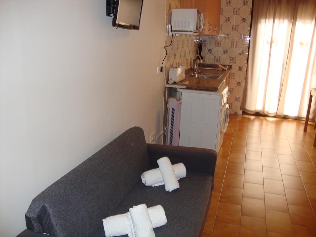 Apartaments Claudi Tossa de Mar Szoba fotó
