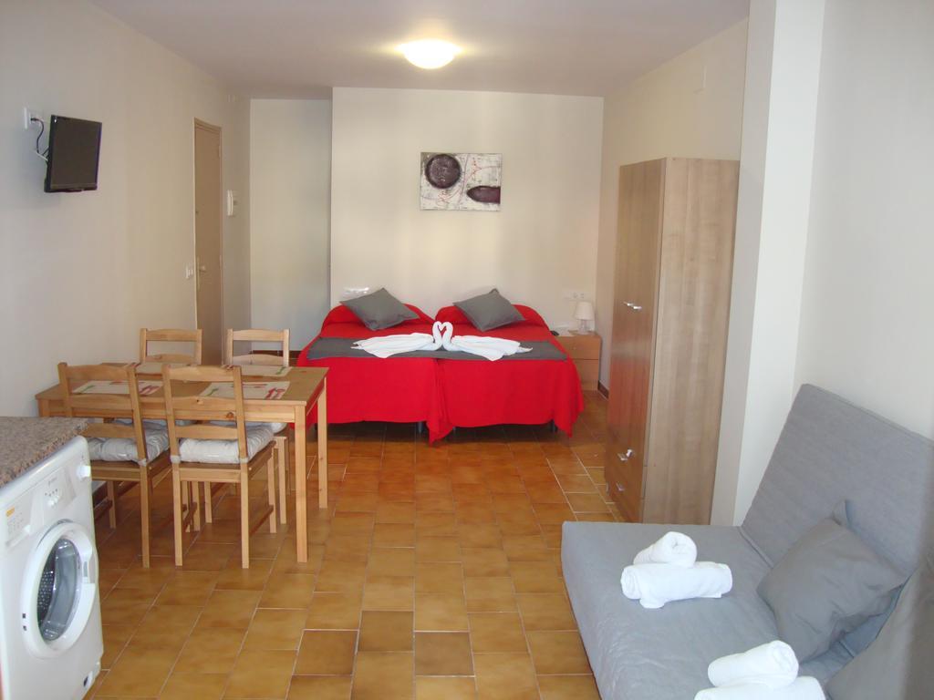 Apartaments Claudi Tossa de Mar Szoba fotó